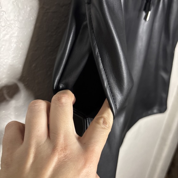 Tinseltown Black Faux Leather Mini Skirt with Drawstring Waist & Pockets, Size L - Picture 4 of 9